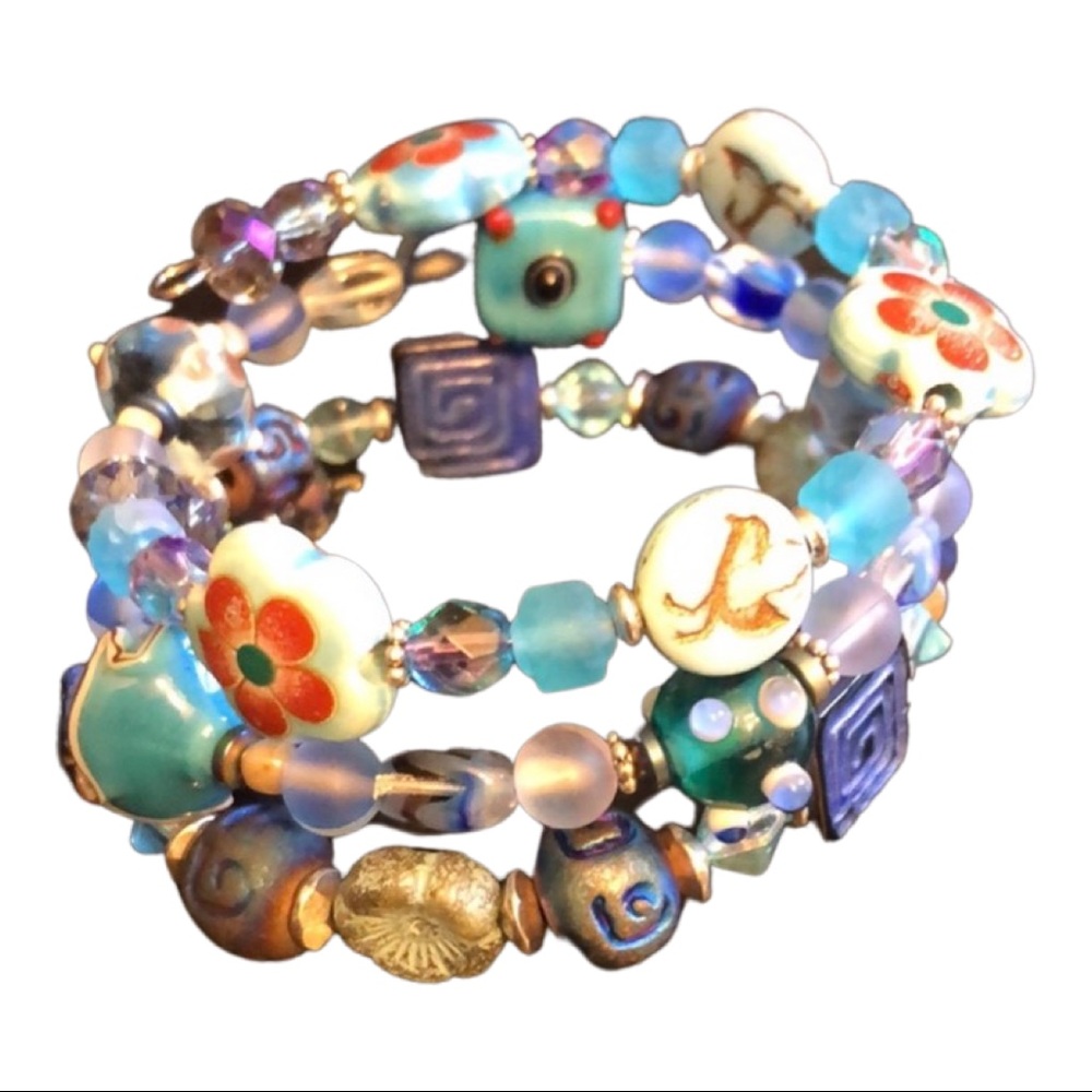 Hand crafted blue bead soup bracelet